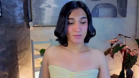 ZOE online show from May 15, 4:32 am