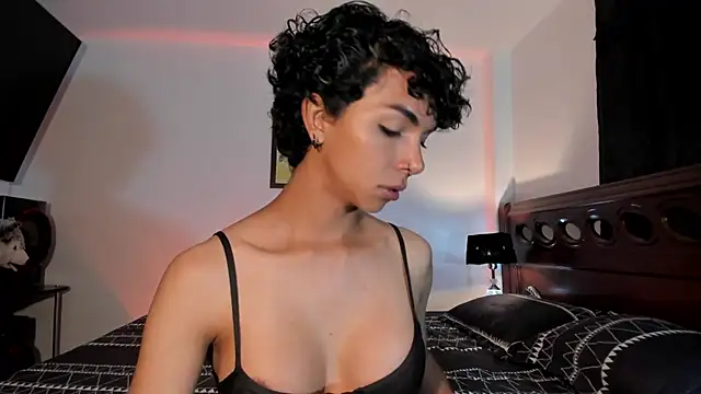 xhenisa  online show from December 28, 2:22 am