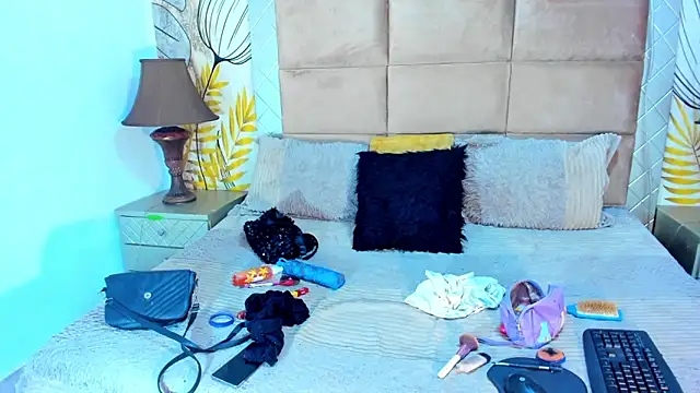 valeryhotts online show from March 7, 1:10 pm