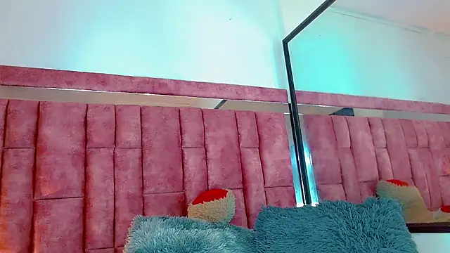 CoralineSweett online show from December 24, 4:51 pm