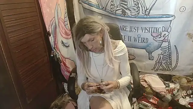 Ombeline1 online show from April 6, 6:14 am