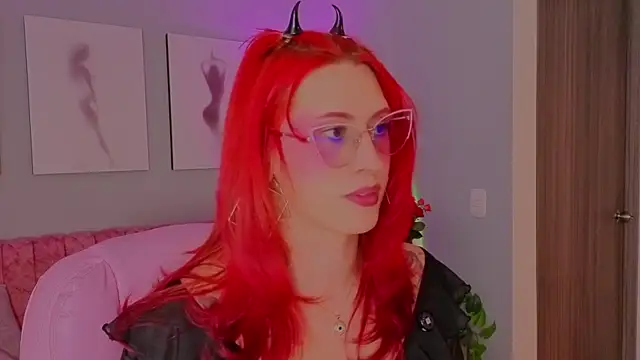 Juliana Saenzz online show from March 26, 5:05 pm
