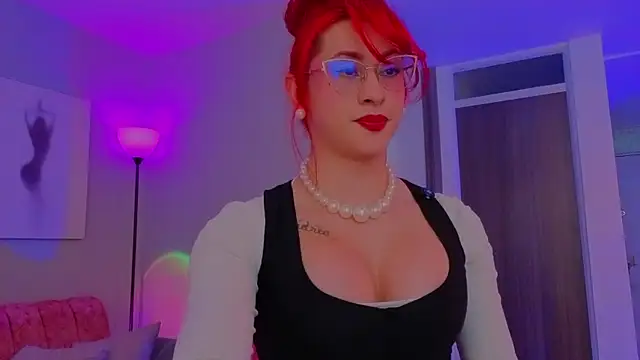 Juliana Saenzz online show from May 25, 5:20 pm