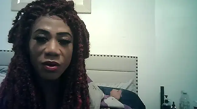 Snapshot of CaramelDipper chatting on December 7, 2:58 am CaramelDipper online show from December 7, 2:58 am