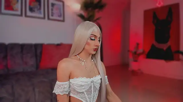 Taylor  foxxx online show from April 22, 6:53 am