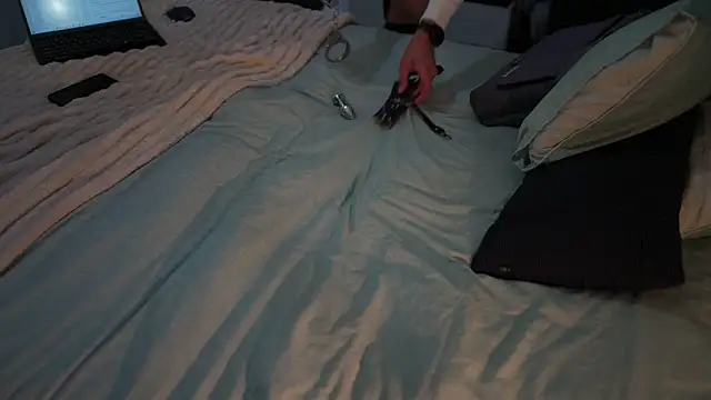 PeachyPrey online show from February 3, 1:49 am