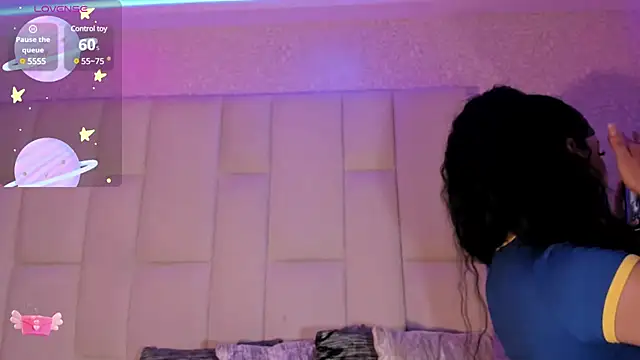 Summer walkerr online show from March 17, 12:42 pm