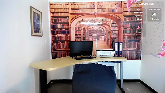 khiara moretti online show from March 13, 7:25 pm