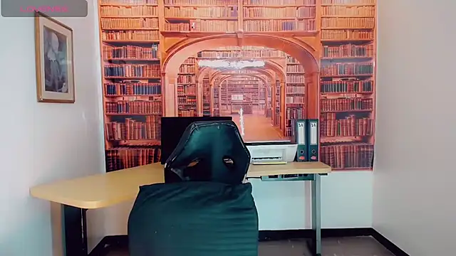 khiara moretti online show from March 15, 7:36 pm