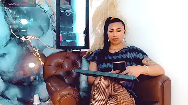 khiara moretti online show from October 9, 11:44 am