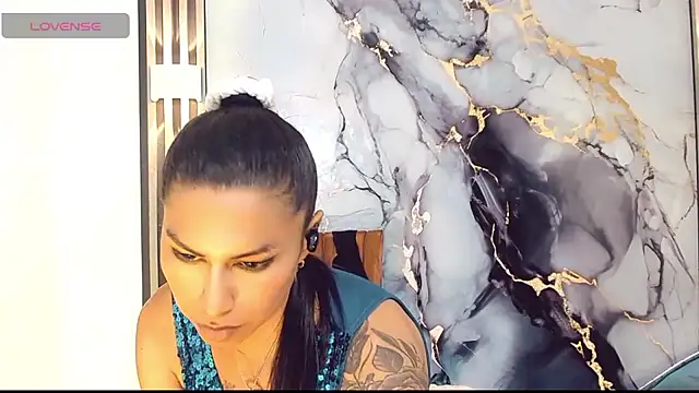 khiara moretti online show from January 9, 7:19 pm