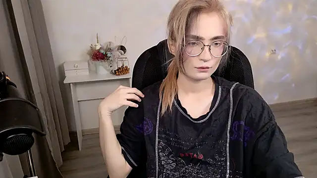 CuteYukiKun online show from April 7, 2:12 am