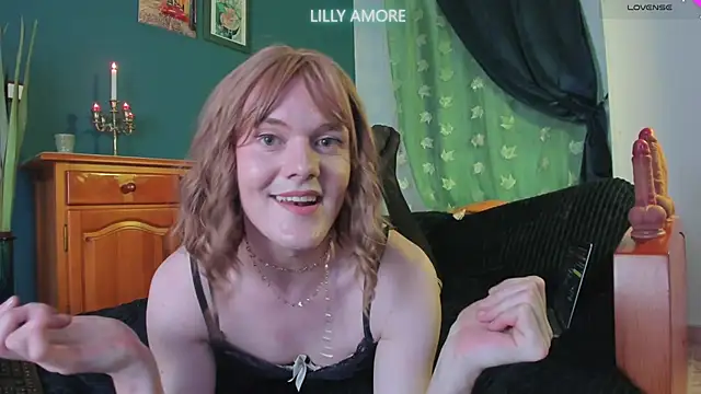 LillyAmore online show from April 16, 3:12 pm