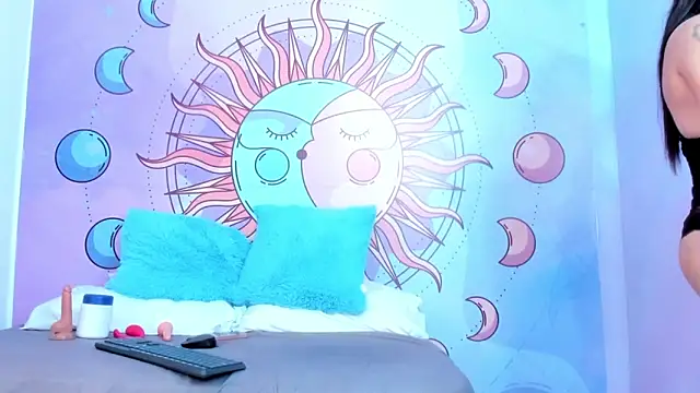 luna hoott online show from March 21, 1:38 pm