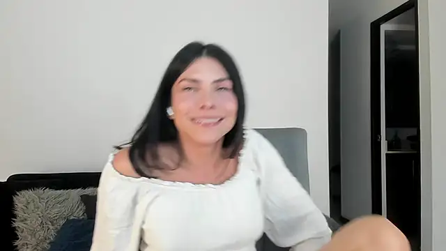 angelturned001 online show from March 7, 11:41 pm