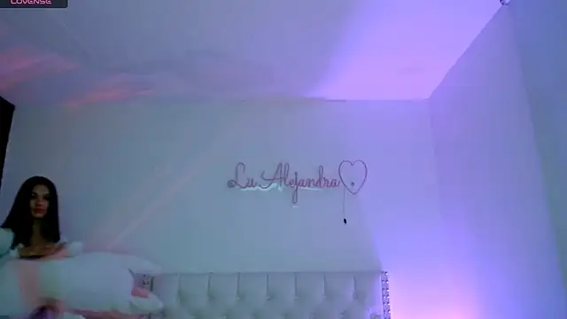 alee lenoxx online show from October 28, 7:06 am