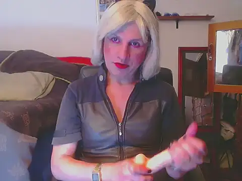 LorenJade online show from April 22, 7:04 am