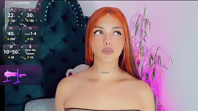 Emmaa Saenz  online show from February 13, 9:50 pm