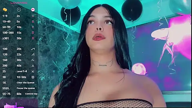 Emmaa Saenz  online show from September 16, 8:13 pm