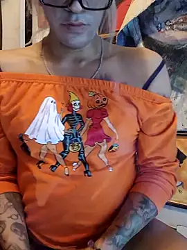 Snapshot of Mune_Raez_6 chatting on October 12, 10:01 pm Mune Raez 6 online show from October 12, 10:01 pm