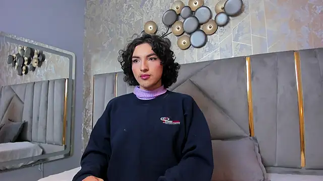 Snapshot of TomLondon_ chatting on January 6, 11:51 am TomLondon online show from January 6, 11:51 am
