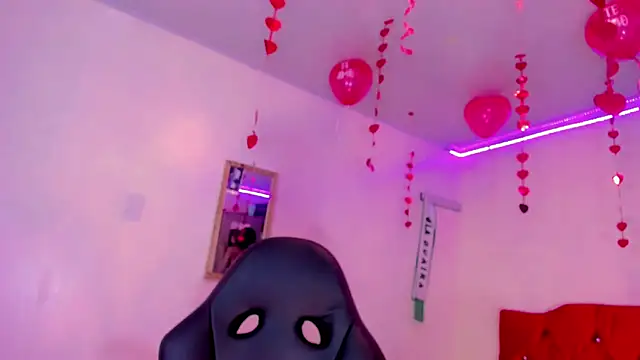 naomy  xx online show from February 21, 7:21 pm