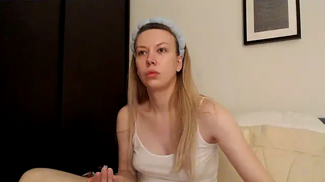 Scarlettford online show from November 15, 1:31 pm