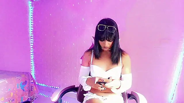 Ms-Zoehans online show from March 12, 9:20 pm