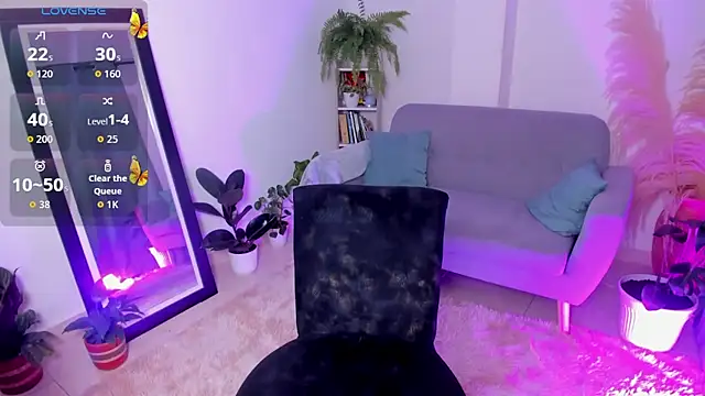 AnntoniaWood online show from September 13, 12:27 am