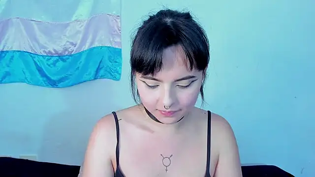 elizabethtaylorxxx online show from February 23, 9:40 pm