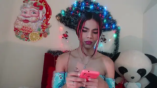Snapshot of Luluu_08 chatting on December 17, 2:11 pm Luluu 08 online show from December 17, 2:11 pm