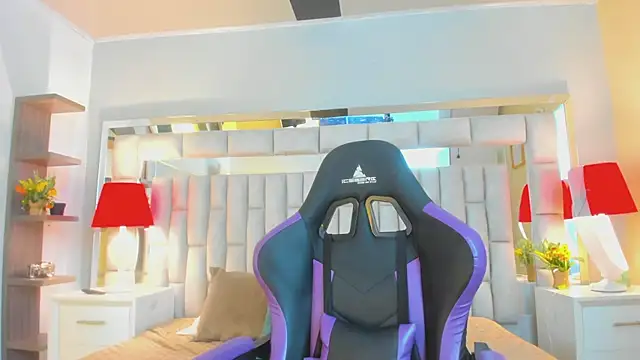 mariiahneedles online show from February 12, 3:46 am