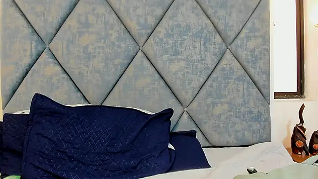 FreyaMoller online show from January 13, 1:52 pm