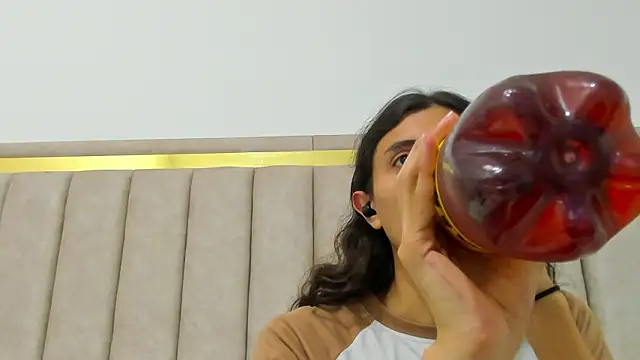 FreyaMoller online show from March 15, 7:50 pm