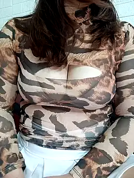 Huyn Gon online show from December 24, 9:00 pm