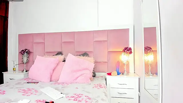 DaphneLloyd online show from January 20, 8:29 pm