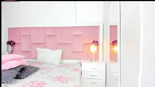 DaphneLloyd online show from January 29, 7:43 pm