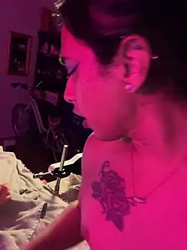 TSJade95 online show from March 23, 9:10 am