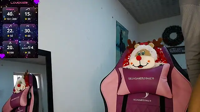 Lanna hott  online show from December 13, 8:15 pm