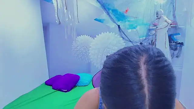 DEMI LEED online show from November 3, 1:32 pm