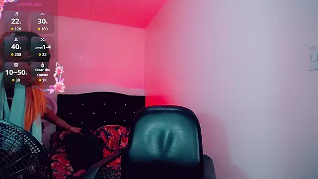 Kendall hornyy online show from September 30, 7:25 pm