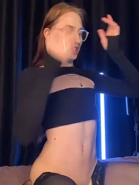 Avril Pearly  online show from March 6, 8:23 pm