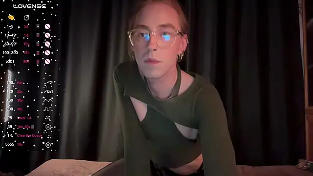 Avril Pearly  online show from September 18, 11:04 am