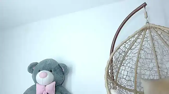 ebonyhotcats90 online show from January 31, 6:35 am