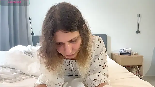 Alice Pinkhead online show from October 9, 8:16 am