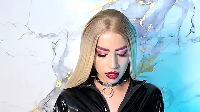 BrianaSchafer online show from April 17, 10:11 pm