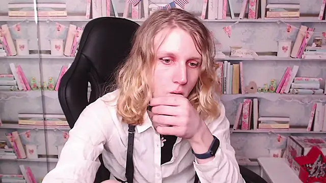 nellystarrr online show from February 21, 9:43 pm