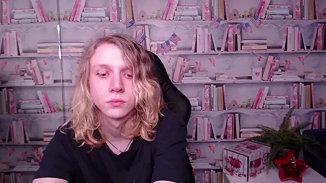 nellystarrr online show from March 8, 9:29 pm