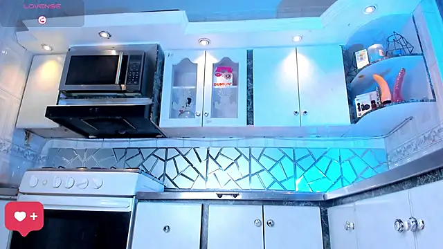 Riley Blue online show from February 19, 8:52 pm