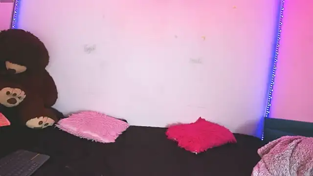 Stardarling  online show from March 17, 12:10 pm